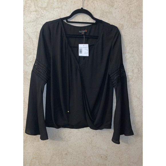 Guess Womens Felise Bell Sleeve Boho Top New With Tags size medium - Picture 1 of 4